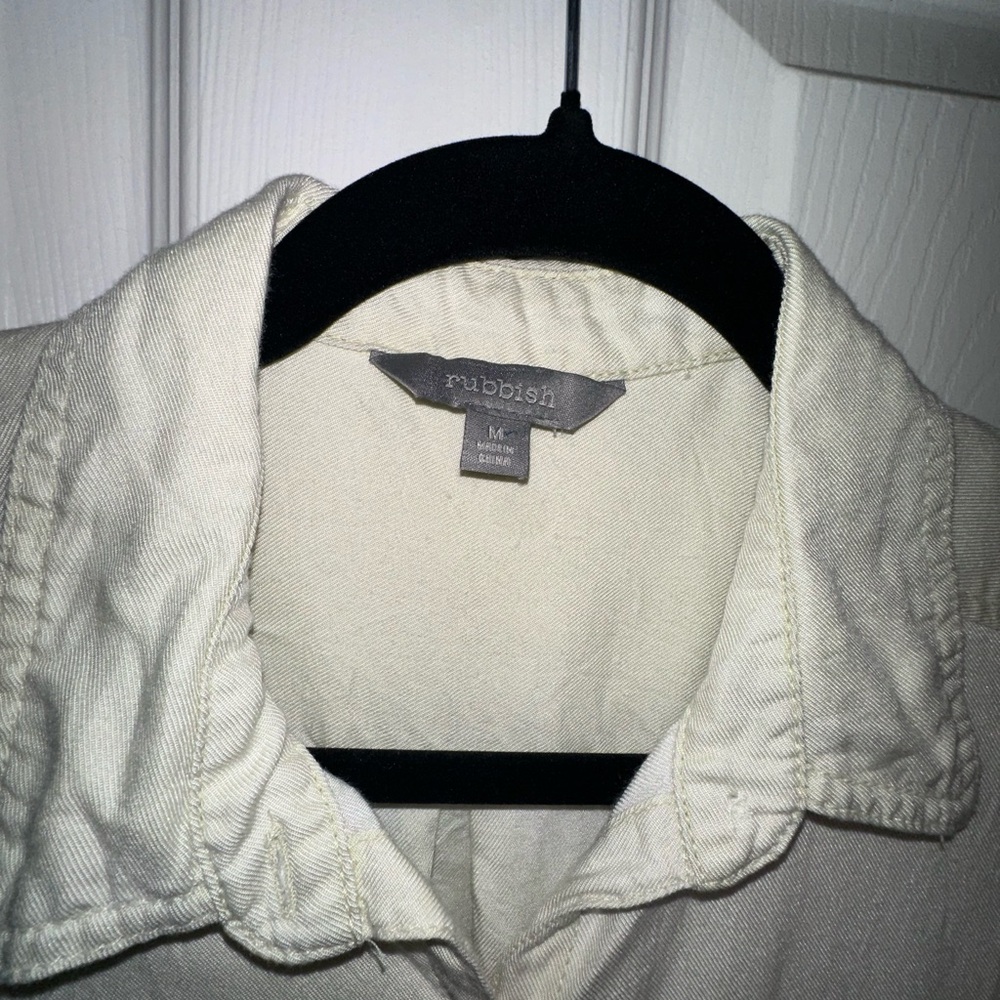 Button up - Picture 3 of 4